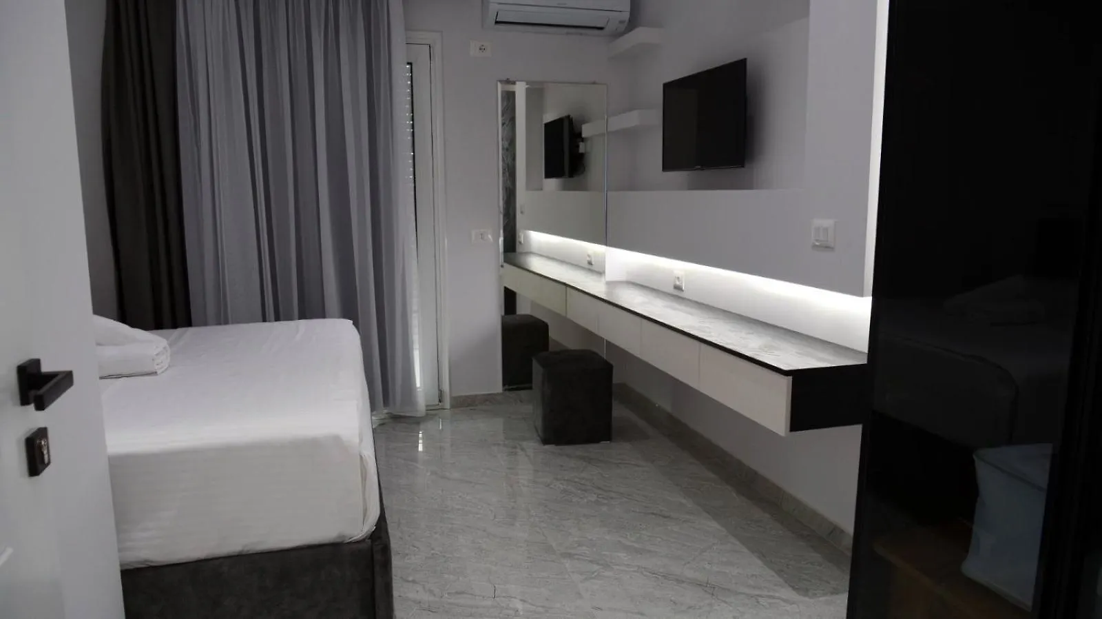 Bar Restorant Hotel Rama Belsh 0*,